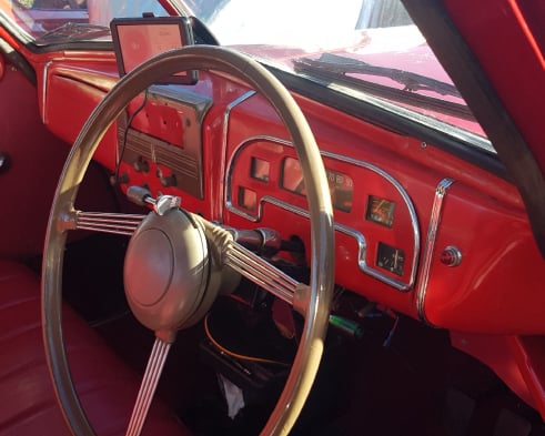 Standar Vanguard Ute dashboard